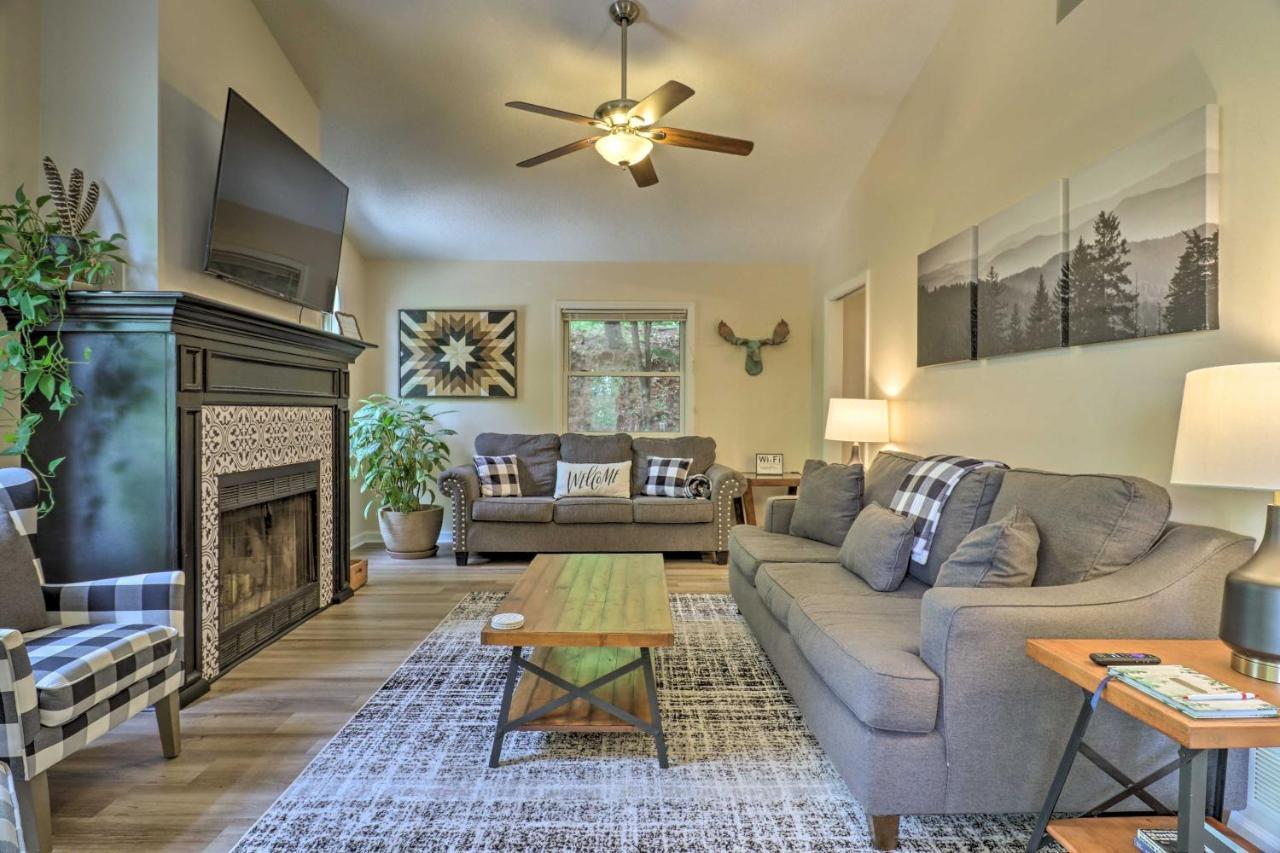 Bright Asheville Retreat With Hot Tub And Decks! Kültér fotó