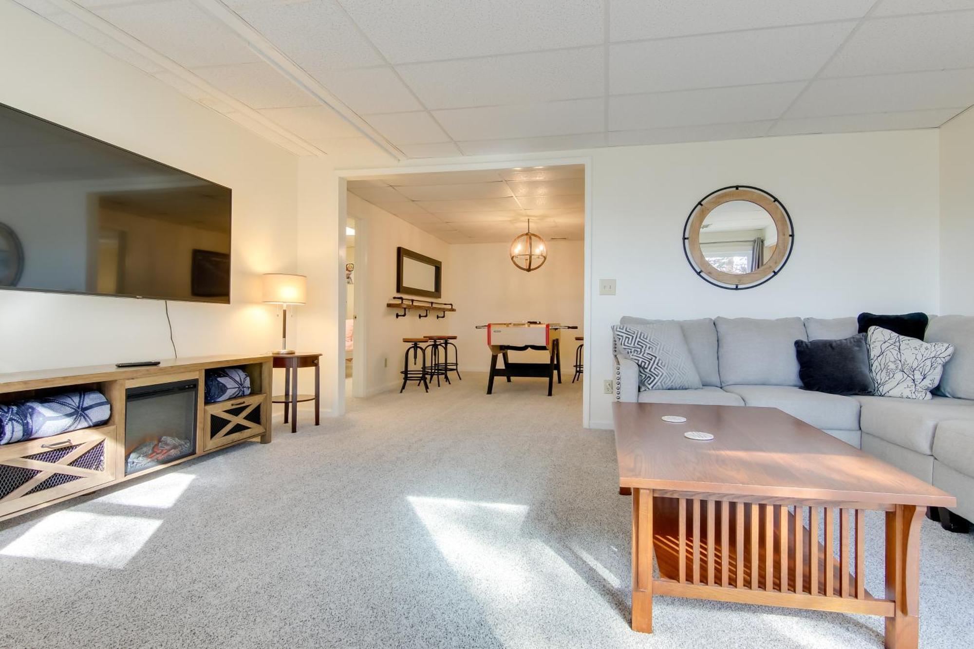 Bright Asheville Retreat With Hot Tub And Decks! Kültér fotó